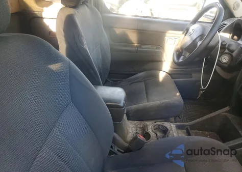 2002 Nissan Frontier Standard z USA, uszkodzony, nr VIN 1N6DD26S42C332256